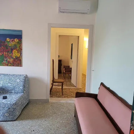 Casa Caracciolo *